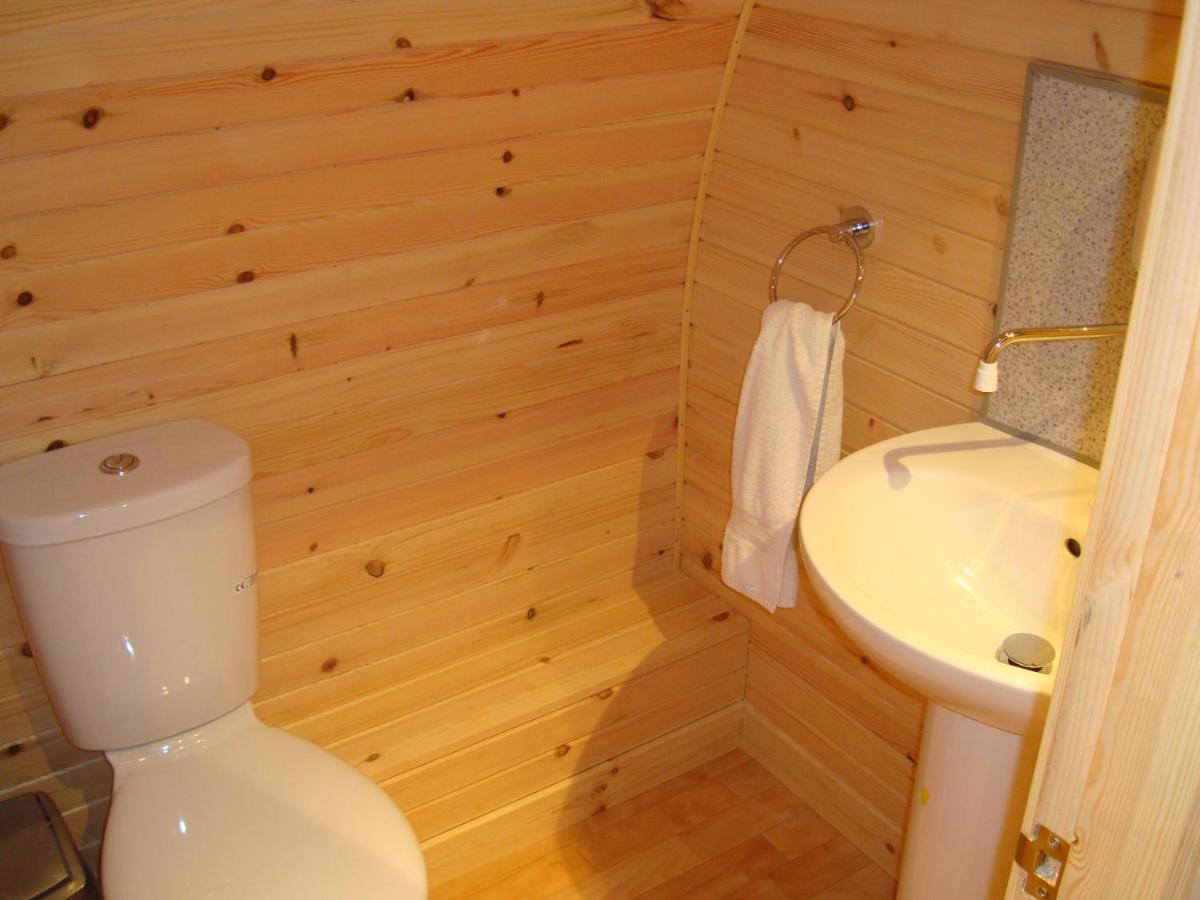 Glamping Hut - By The Way Campsite تيندروم المظهر الخارجي الصورة